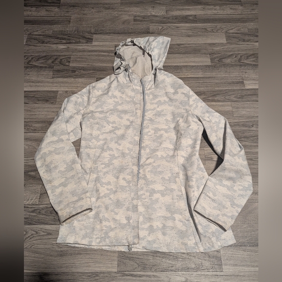 Free Country Jackets & Blazers - Women's Free Country Gray And White Camouflage Long Sleeve Rain jacket Size M